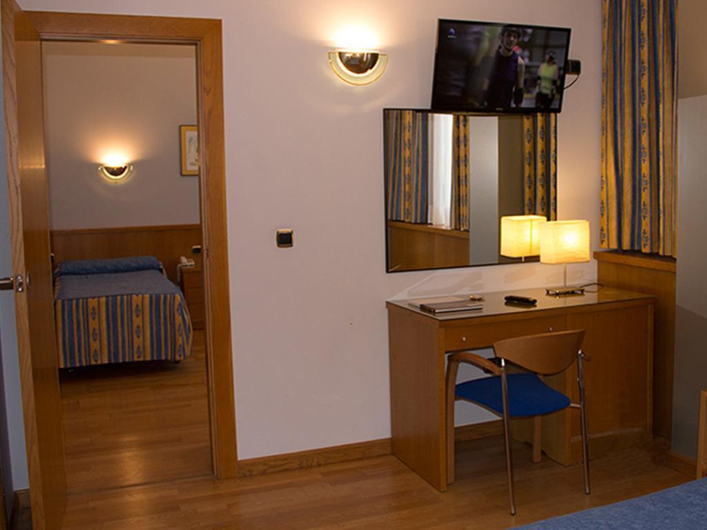Encasa Hotel Almansa Zimmer foto