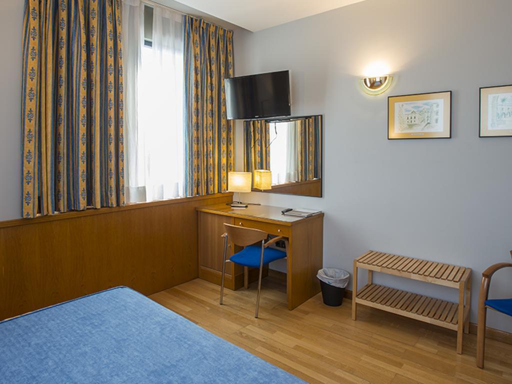 Encasa Hotel Almansa Zimmer foto
